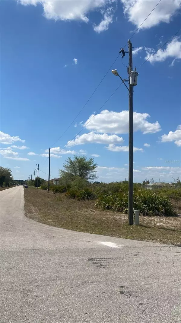 Lehigh Acres, FL 33971,2702 71ST ST W
