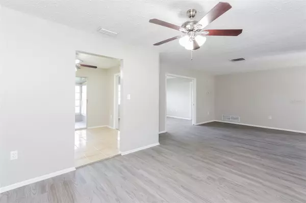 Sarasota, FL 34240,1928 E LEEWYNN DR