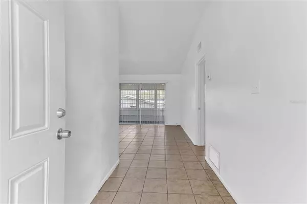 Orlando, FL 32808,5201 VAN AKEN DR