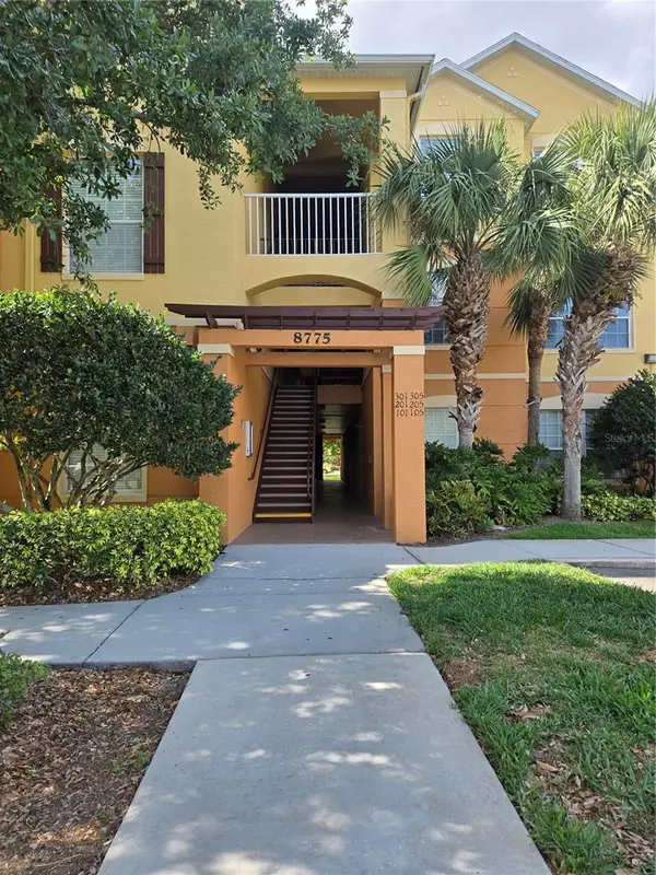 Orlando, FL 32829,8775 SARTORI ST #302