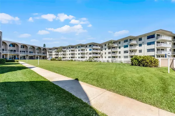 New Smyrna Beach, FL 32169,4821 SAXON DR #201B