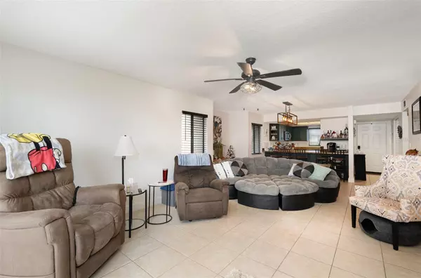 Cocoa, FL 32927,100 CANEBREAKERS DR #112
