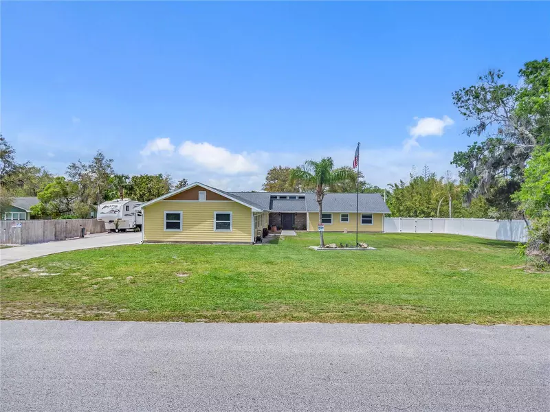 5800 SPRUCE CREEK WOODS DR, Port Orange, FL 32127