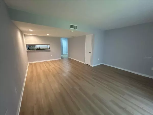 Orlando, FL 32822,4203 S SEMORAN BLVD #6