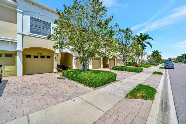 4062 OVERTURE CIR #4062, Bradenton, FL 34209