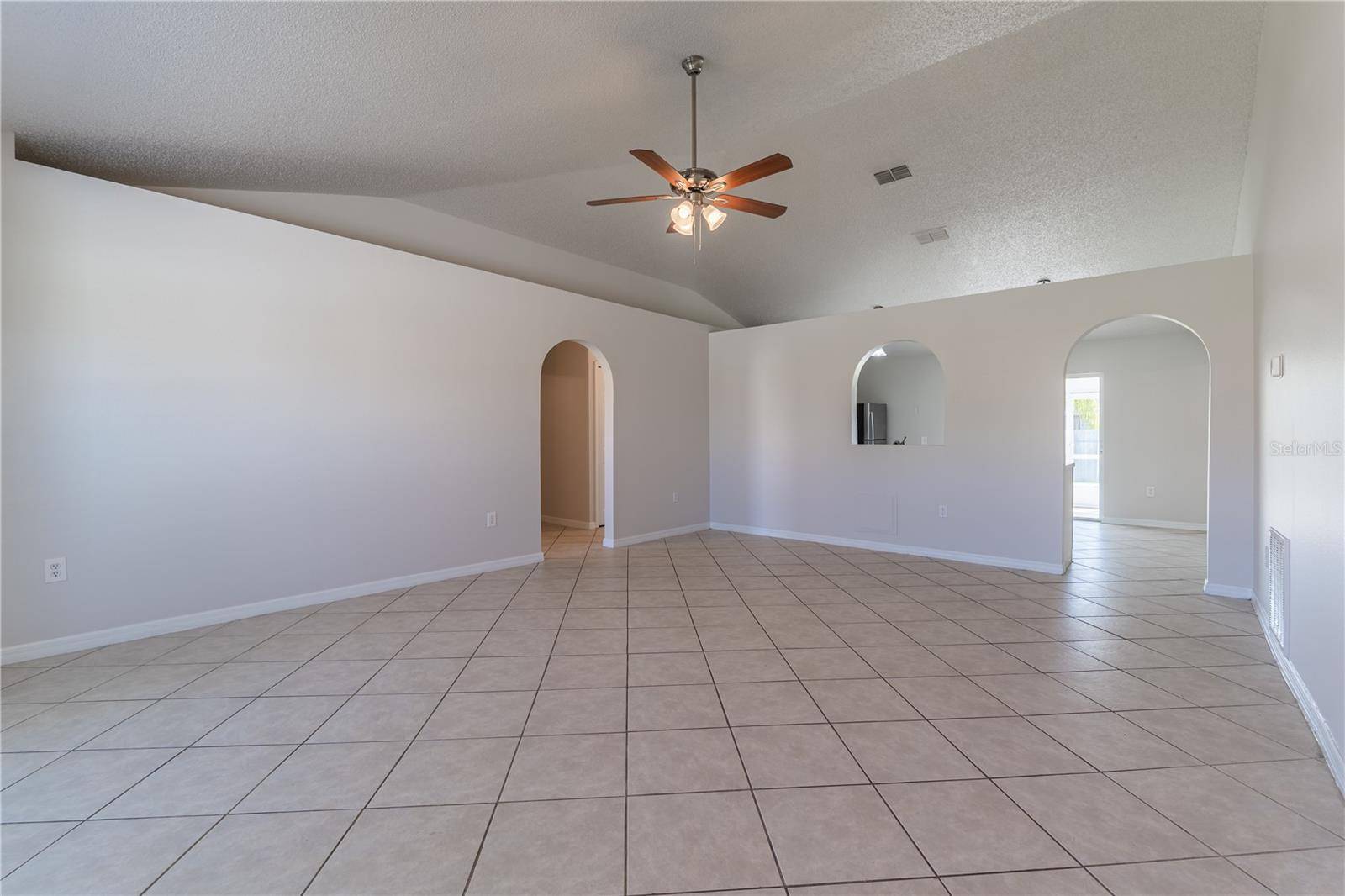 Kissimmee, FL 34759,719 VERSAILLES LN