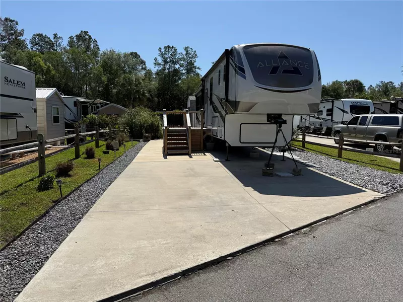 2825 NE 104TH AVE, Silver Springs, FL 34488