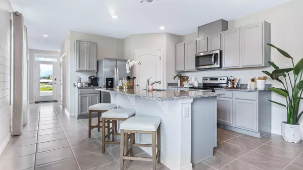 Poinciana, FL 34759,2956 WATERLILY WAY