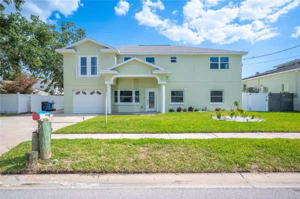 8704 BAY CREST LN, Tampa, FL 33615