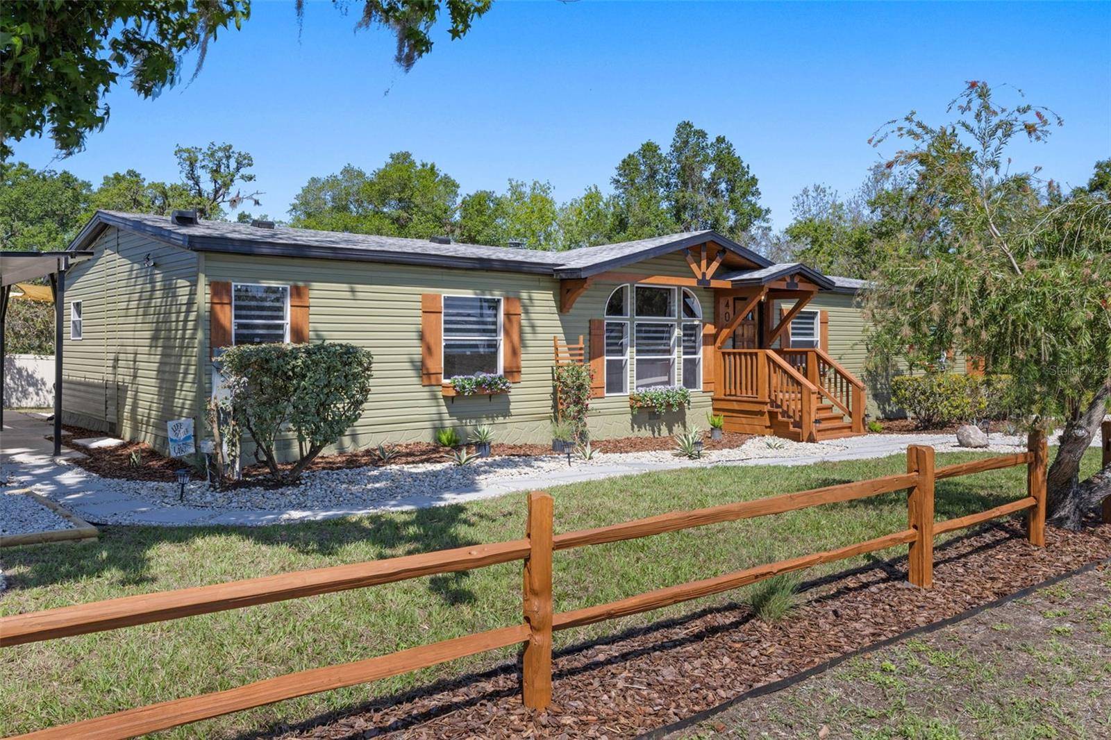 Minneola, FL 34715,400 N MAIN AVE