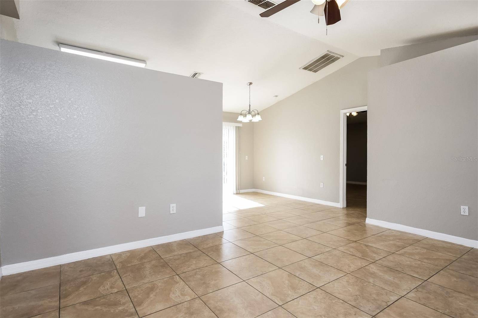 Poinciana, FL 34759,620 ROBIN LN