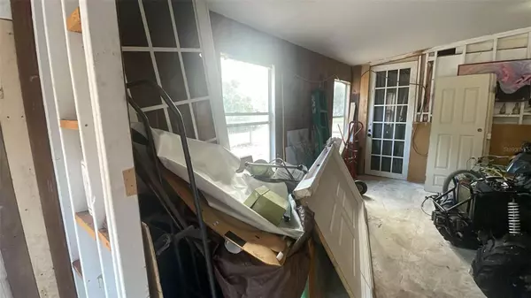 Lorida, FL 33857,12 COUNTRY RD