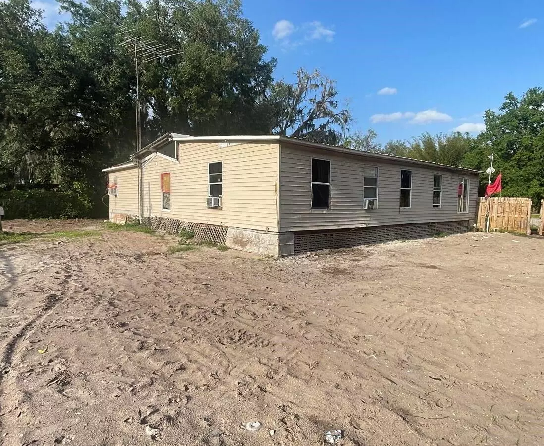 Lorida, FL 33857,12 COUNTRY RD