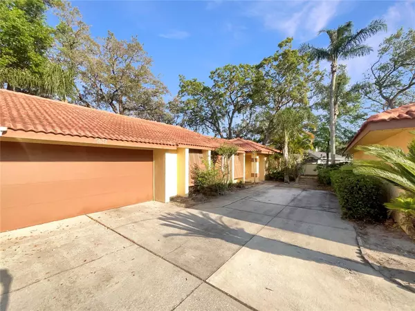 5037 BERMUDA CIR #10, Orlando, FL 32808