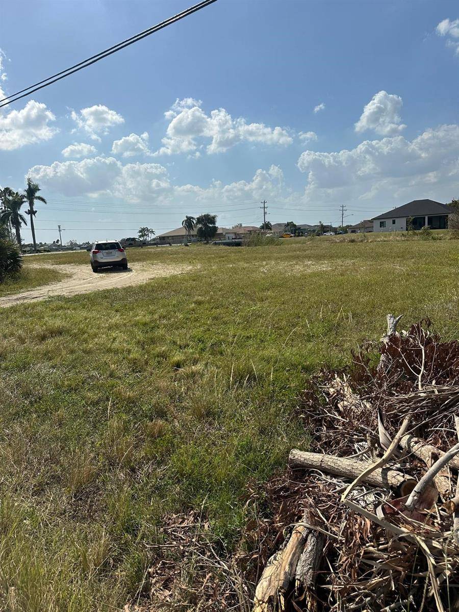 Cape Coral, FL 33991,1528 SW 4TH CT
