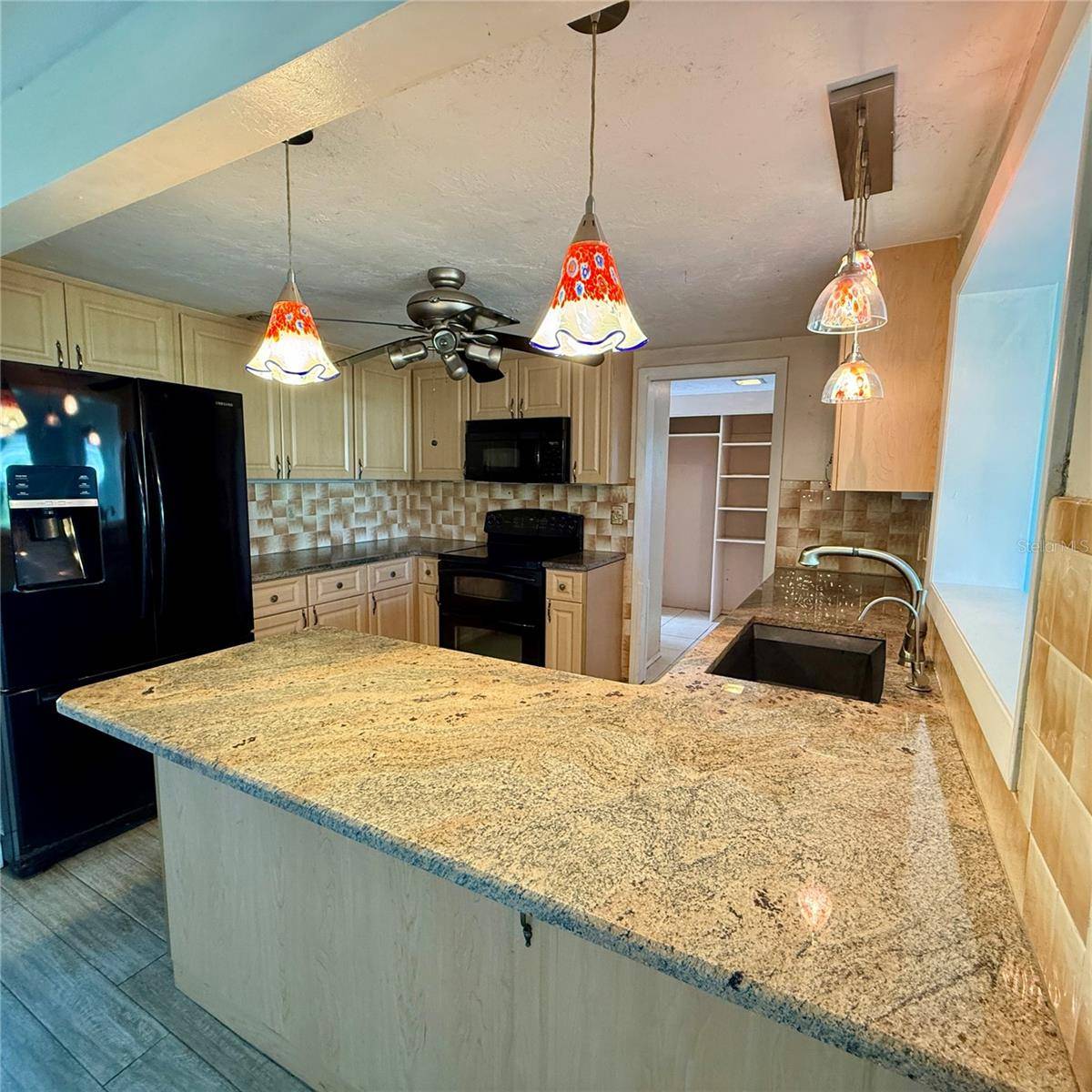 Sarasota, FL 34231,5428 NUTMEG AVE