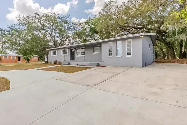 Orlando, FL 32808,5500 RIVIERA DR