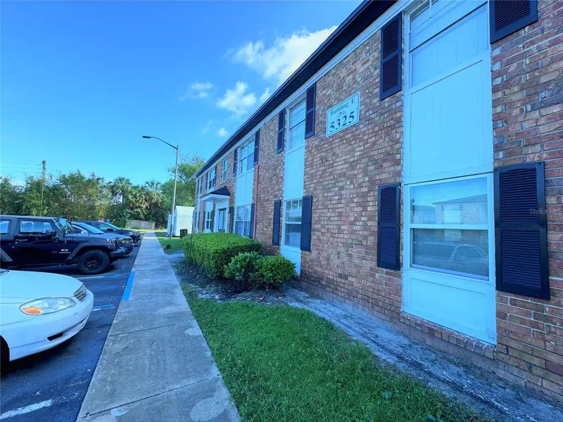 5325 CURRY FORD RD #E101, Orlando, FL 32812