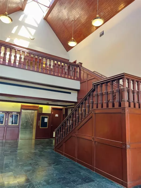 Lake Mary, FL 32746,2500 W LAKE MARY BLVD #213