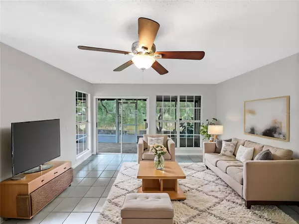 Tampa, FL 33634,6902 LAKEVIEW CT