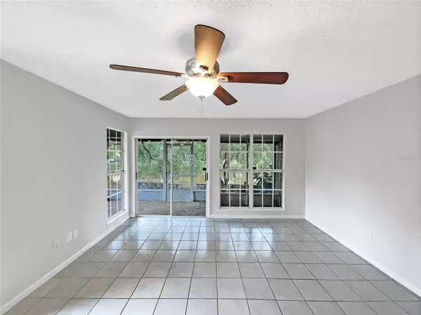 Tampa, FL 33634,6902 LAKEVIEW CT