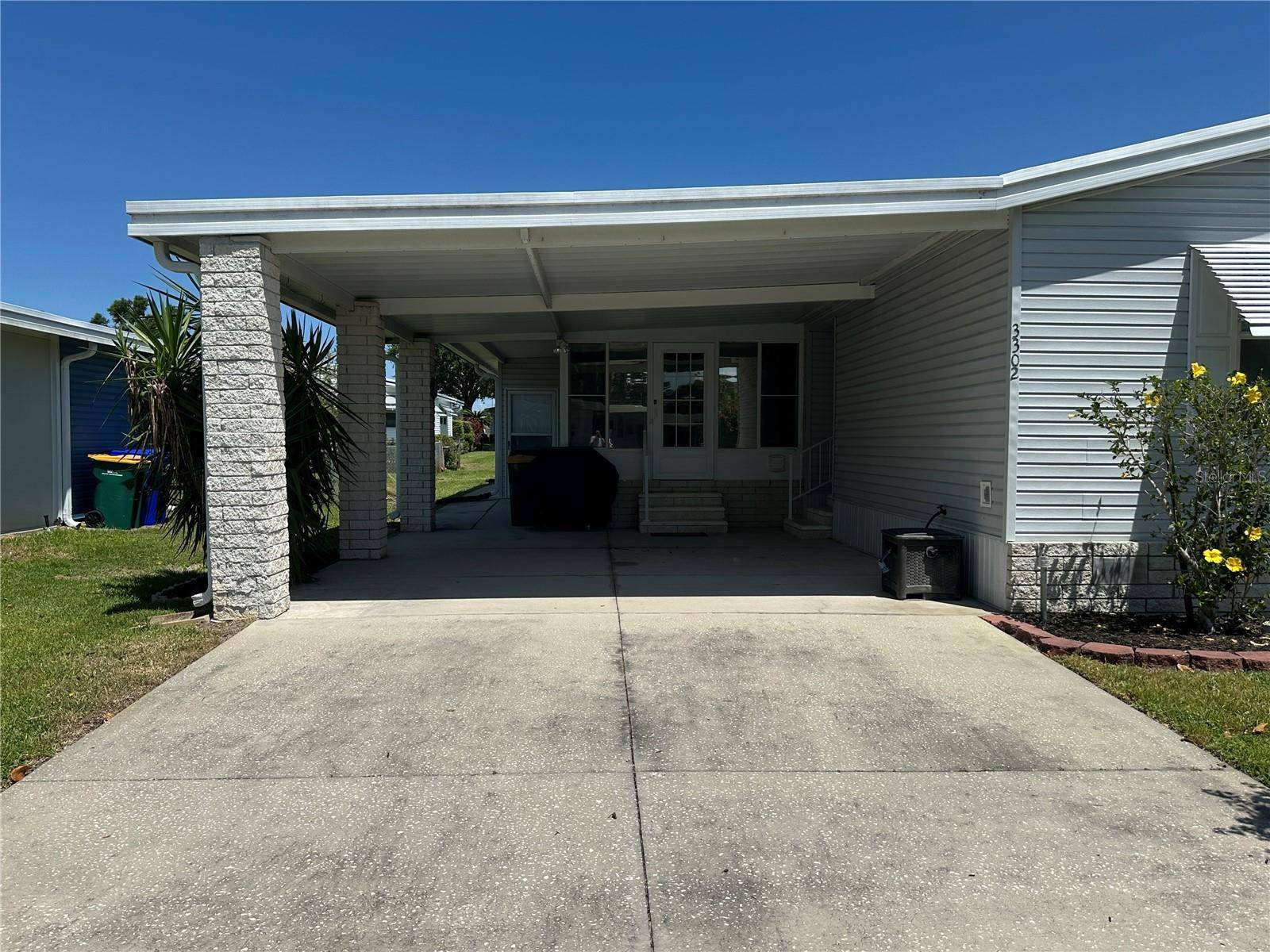 Tavares, FL 32778,3302 WEKIVA RD