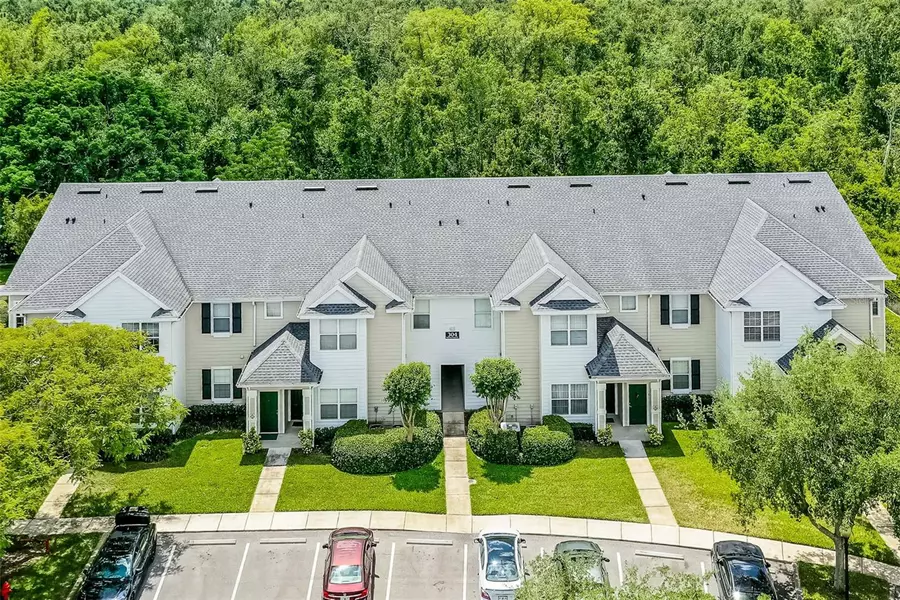 304 SOUTHERN PECAN CIR #105, Winter Garden, FL 34787