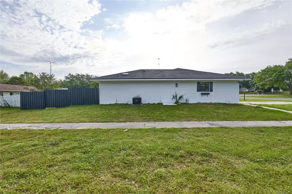 Ocala, FL 34473,211 MARION OAKS LN