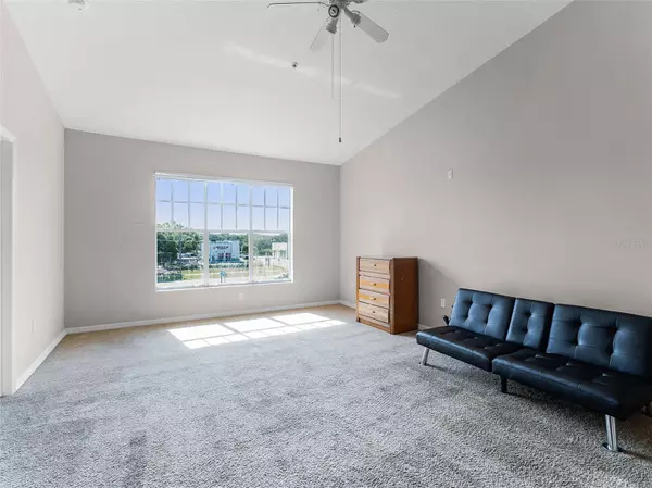 Orlando, FL 32811,5566 METROWEST BLVD #304