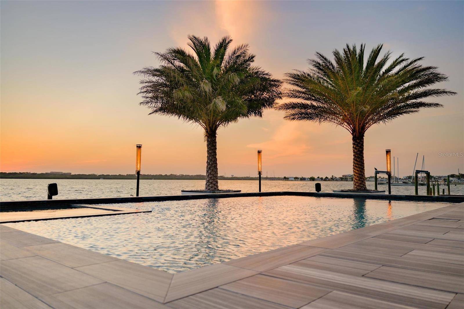 St Petersburg, FL 33710,3310 SUNSET DR N