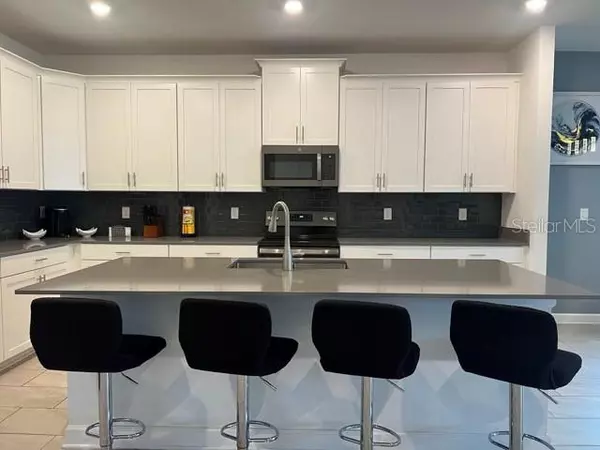 Davenport, FL 33896,993 LEADER ST