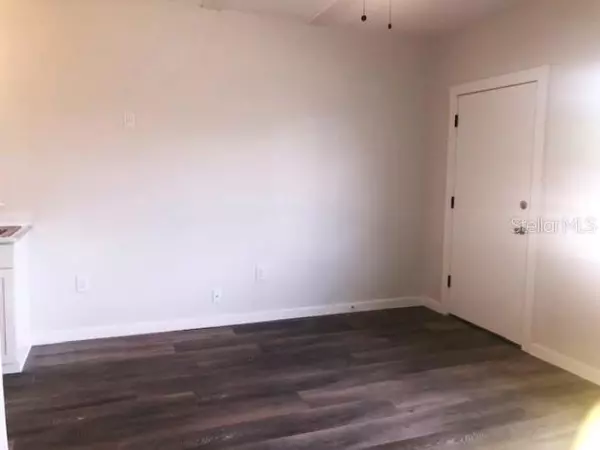 Tavares, FL 32778,1401 E ALFRED ST #9