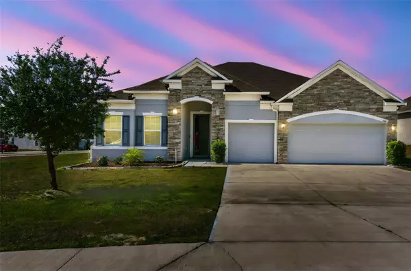 1816 FOREST GLEN DR, Fruitland Park, FL 34731