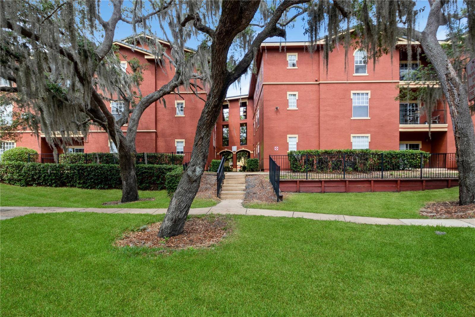 122 VISTA VERDI CIR #236, Lake Mary, FL 32746