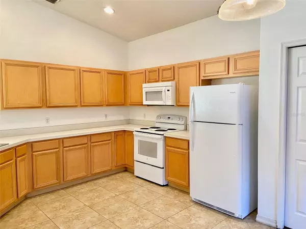 Orlando, FL 32828,623 HARDWOOD CIR