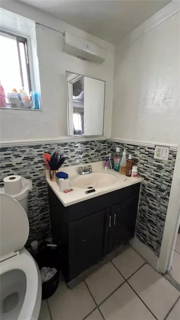 Daytona Beach, FL 32118,131 S HALIFAX AVE #3