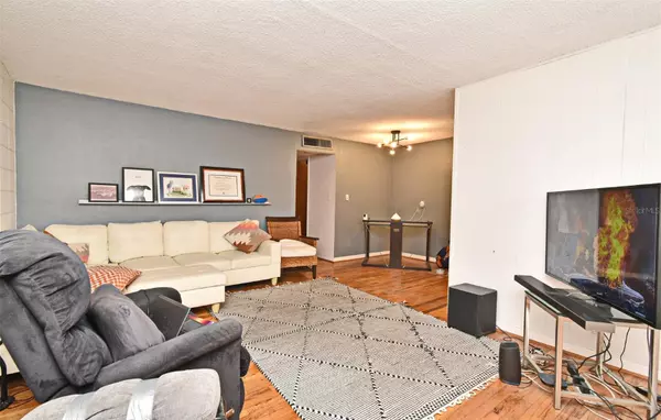 Orlando, FL 32804,320 LAKEVIEW ST #208