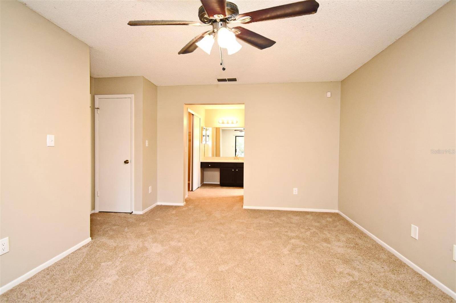 Winter Springs, FL 32708,984 DINERO DR