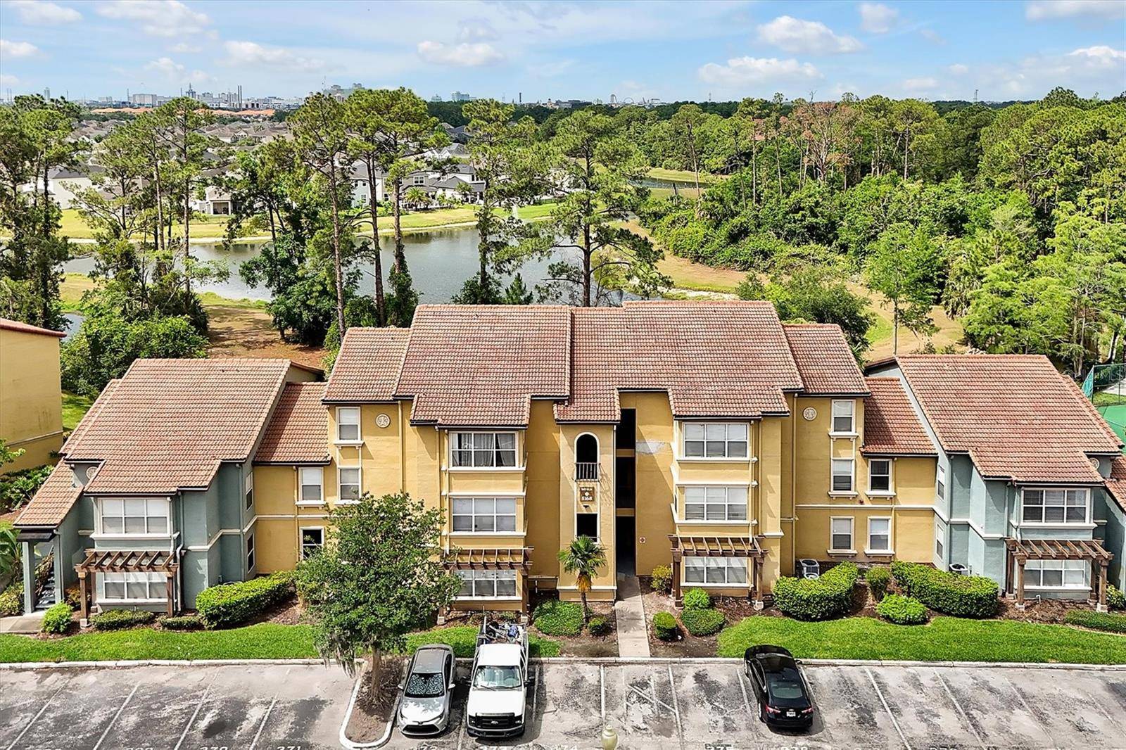 Orlando, FL 32811,5168 CONROY RD #35