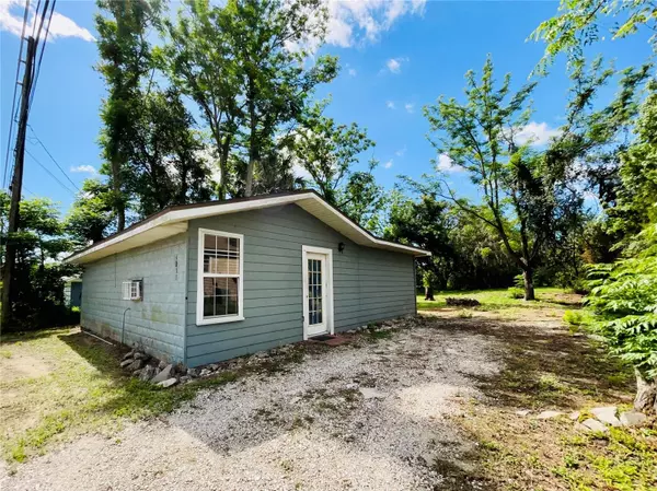 2414 E ORANGE AVE, Eustis, FL 32726