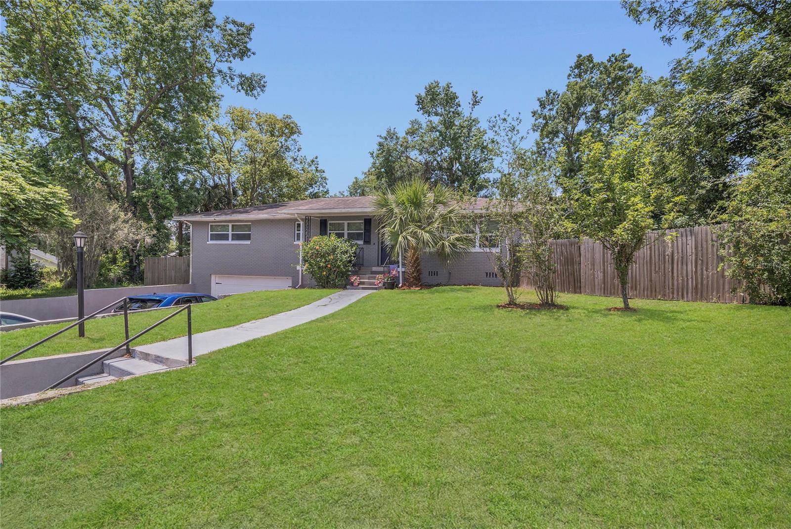Apopka, FL 32712,300 HICKORY CT