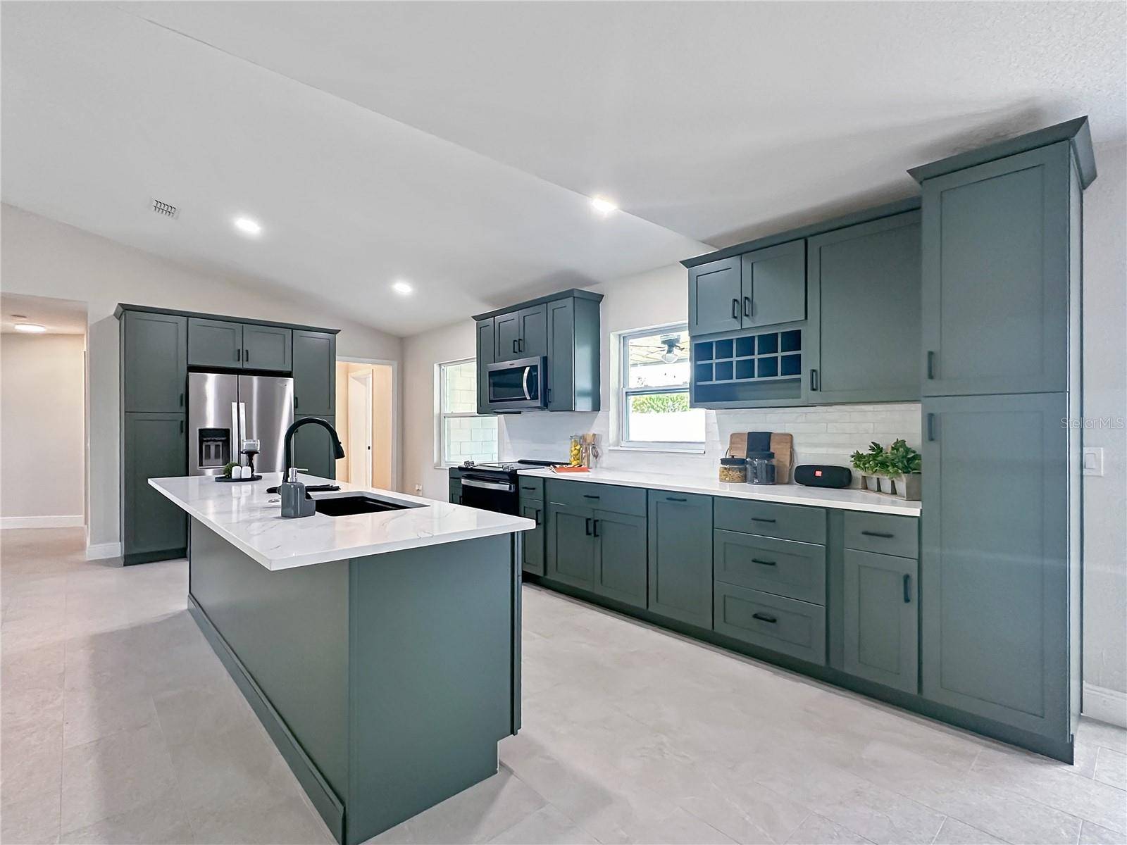 Eustis, FL 32726,99 EASTRIDGE DR