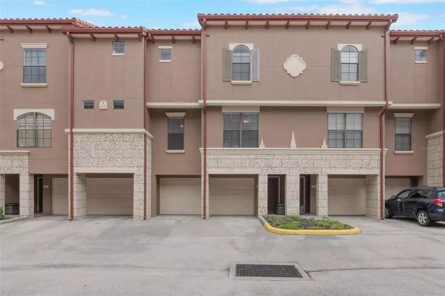 6107 METROWEST BLVD #104, Orlando, FL 32835