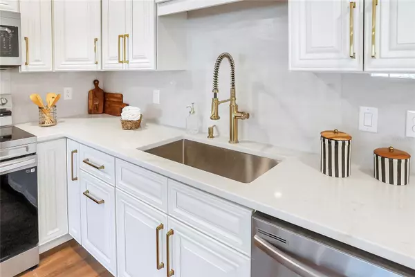 Orlando, FL 32819,6700 TAMARIND CIR