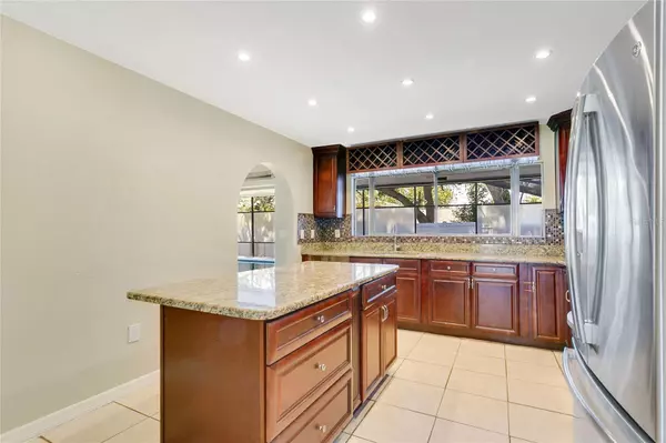 Orlando, FL 32808,3217 CASTLE OAK AVE