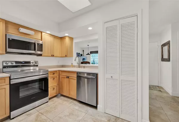 Orlando, FL 32836,8248 LIMETREE CT