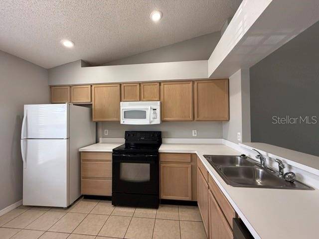 Orlando, FL 32824,13403 FAIRWAY GLEN DR #204
