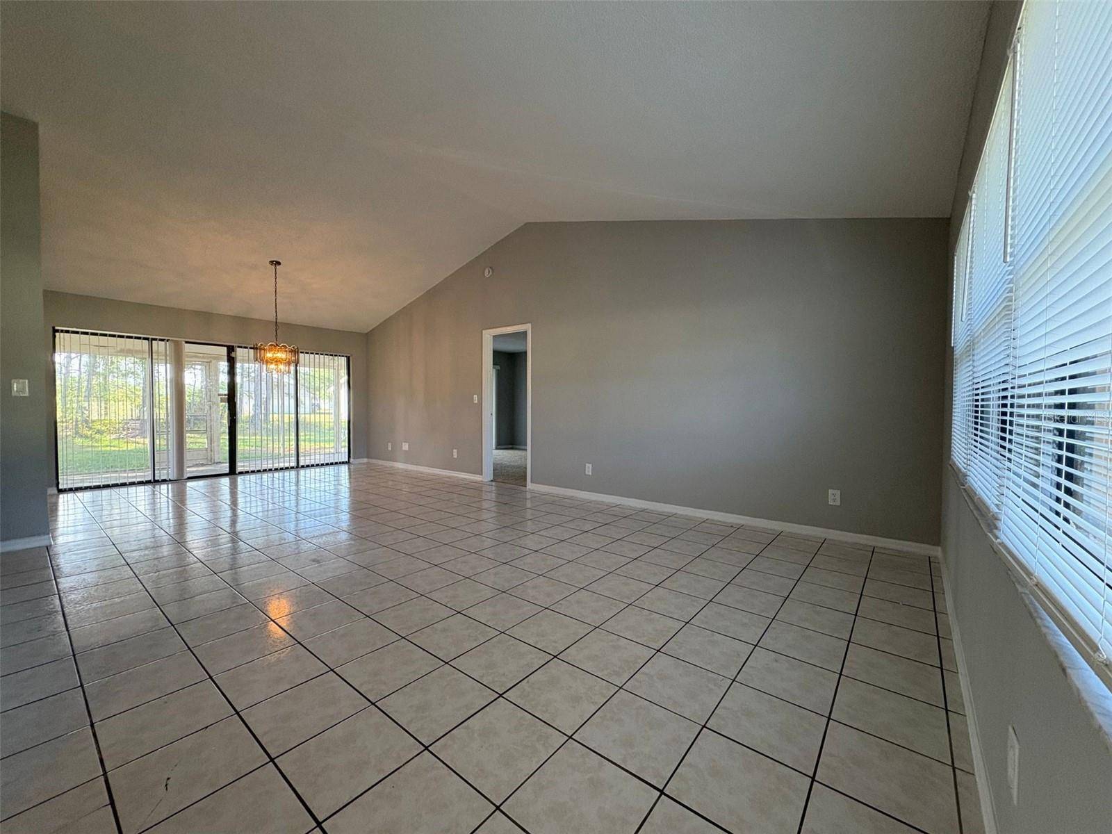 Kissimmee, FL 34758,207 COBALT DR