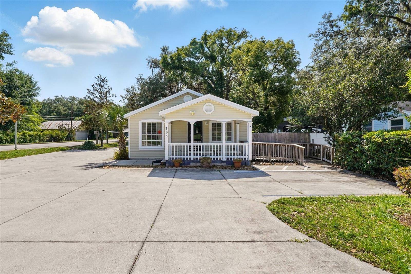 Apopka, FL 32703,205 S HIGHLAND AVE