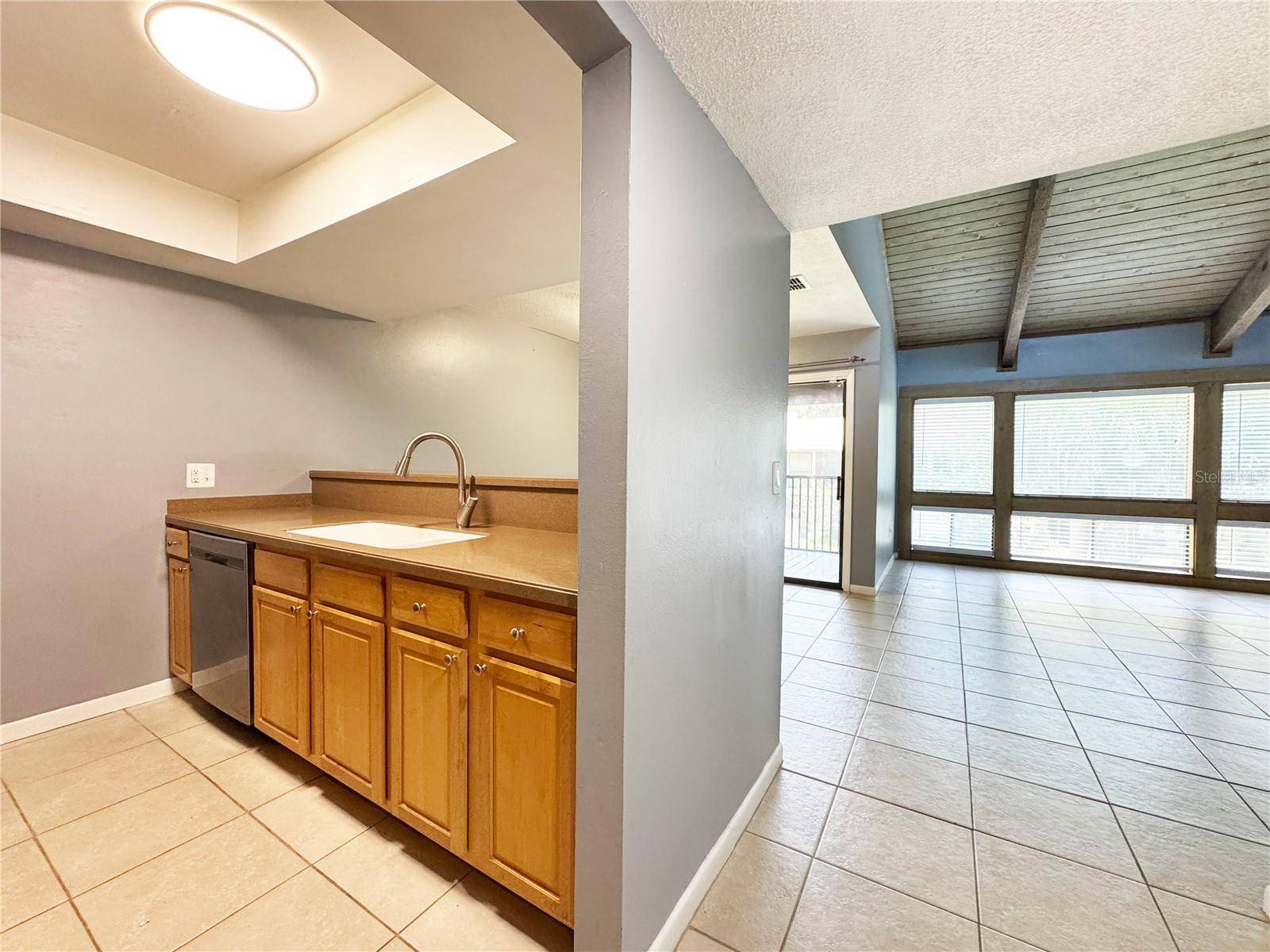 Orlando, FL 32819,6094 PEREGRINE AVE #C05